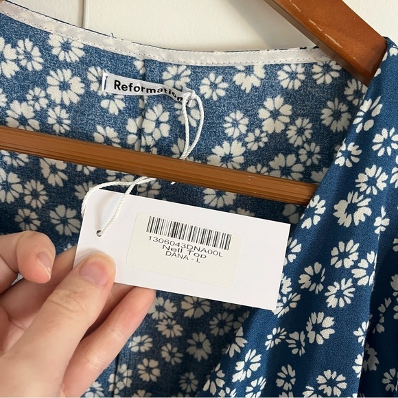 REFORMATION Nell Button Down Puff Sleeve Floral Blouse Top - Picture 9 of 11